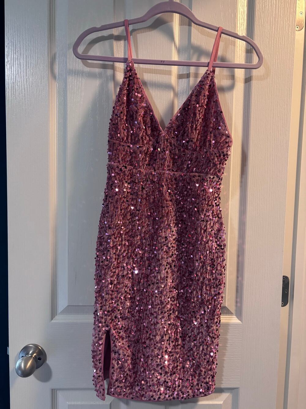 V Neck Sequin Short/Mini Homecoming Dress With Slit